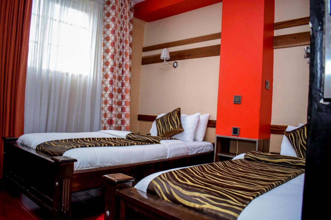 אלדורט Simba Village Relax Inn מראה חיצוני תמונה